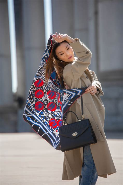 how to wear hermes 90 scarf|hermes scarf street style.